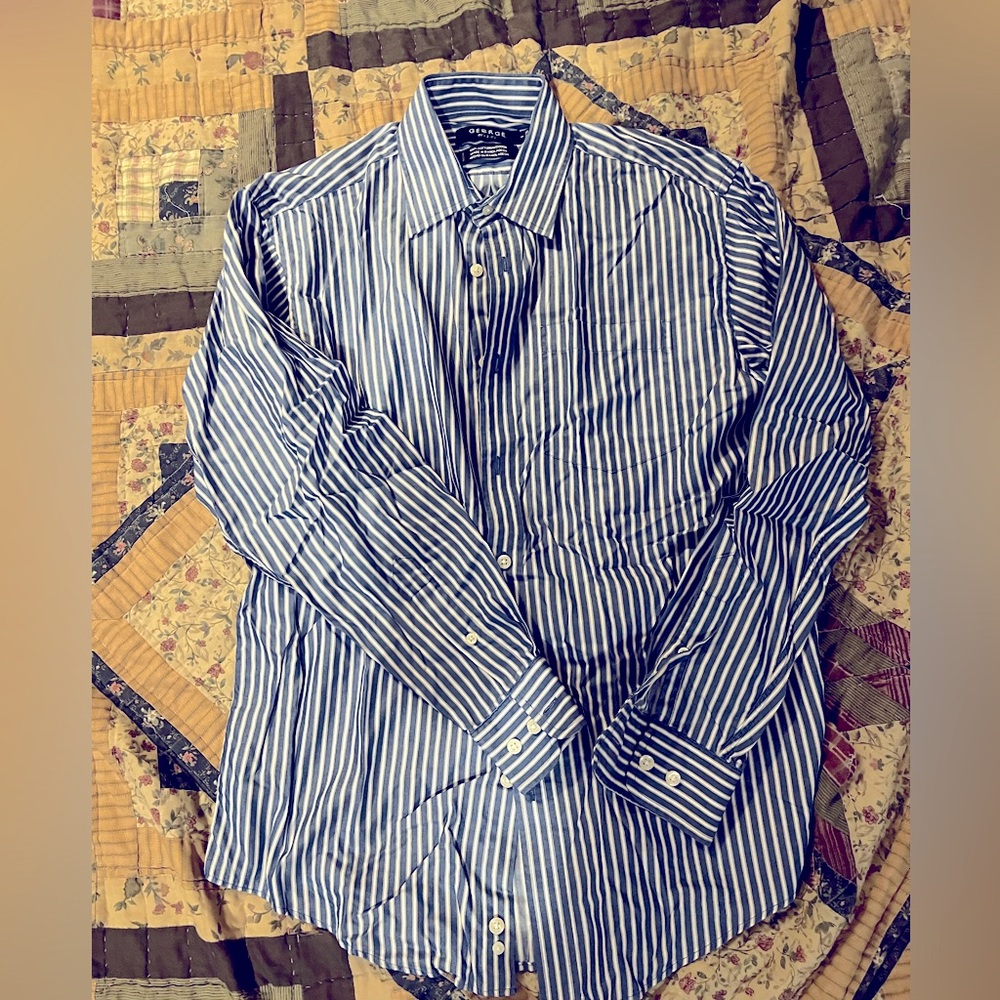 Men’s button up dress shirt